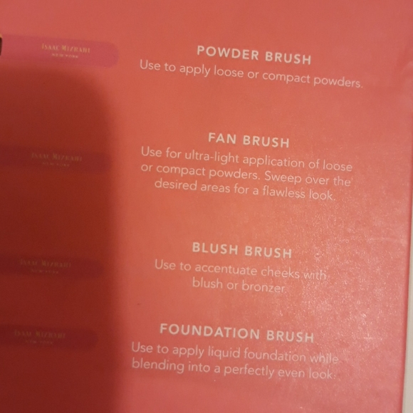 *SEALED* Isaac Mizrahi Brush Set with Case - Picture 7 of 12